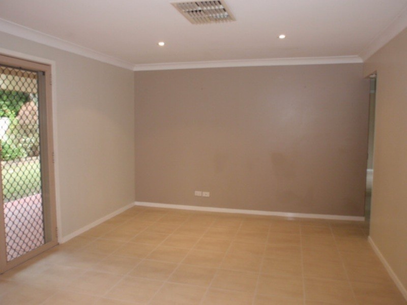 10 Peggy Court, Emerald QLD 4720