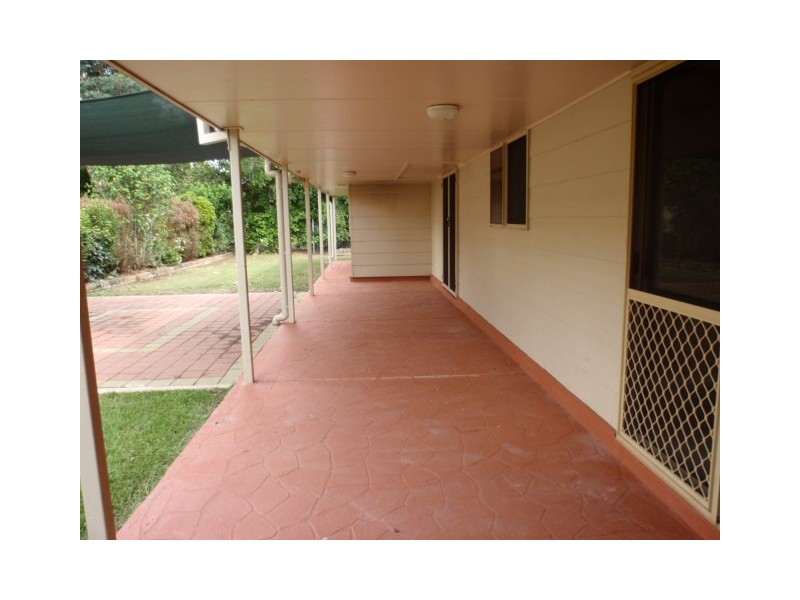 10 Peggy Court, Emerald QLD 4720