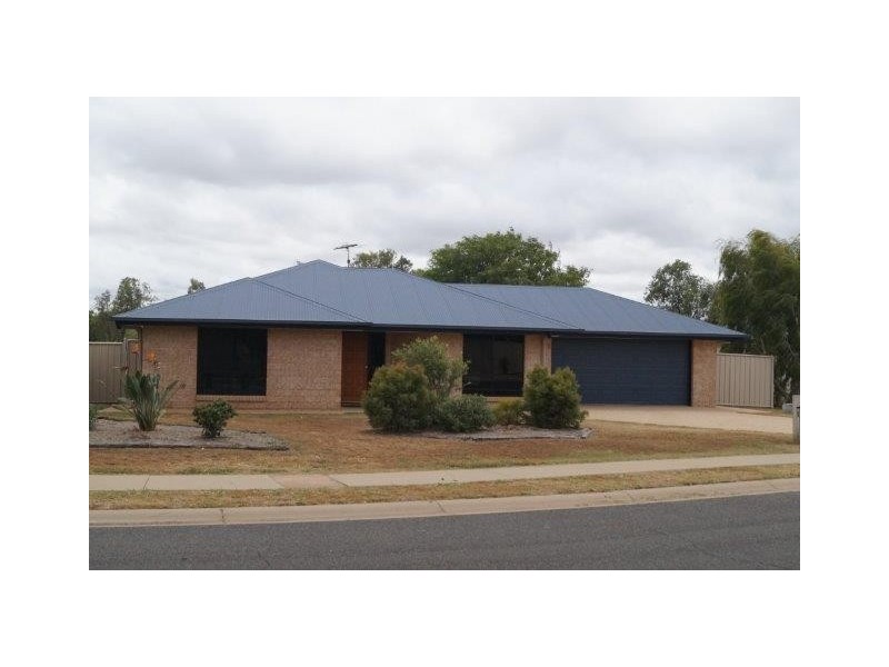 11 Chandon Court, Emerald QLD 4720