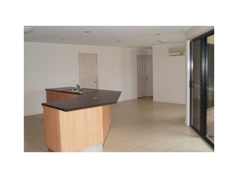 11 Chandon Court, Emerald QLD 4720