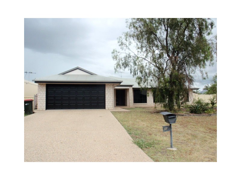 27 Haswell Street, Emerald QLD 4720