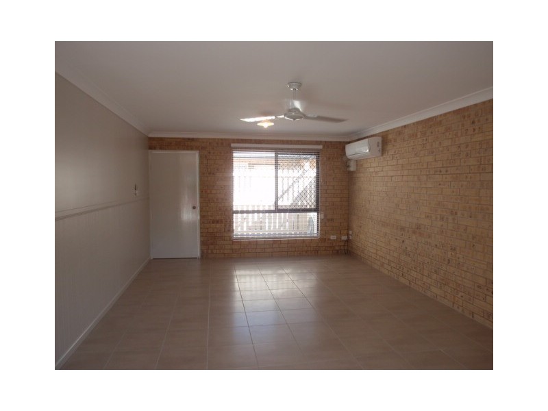 2/41 Baker Street, Emerald QLD 4720