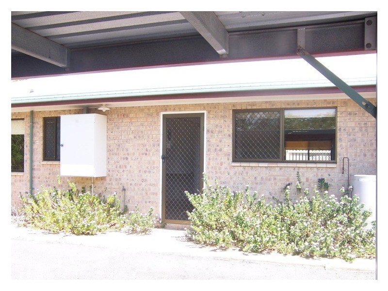 2/41 Baker Street, Emerald QLD 4720