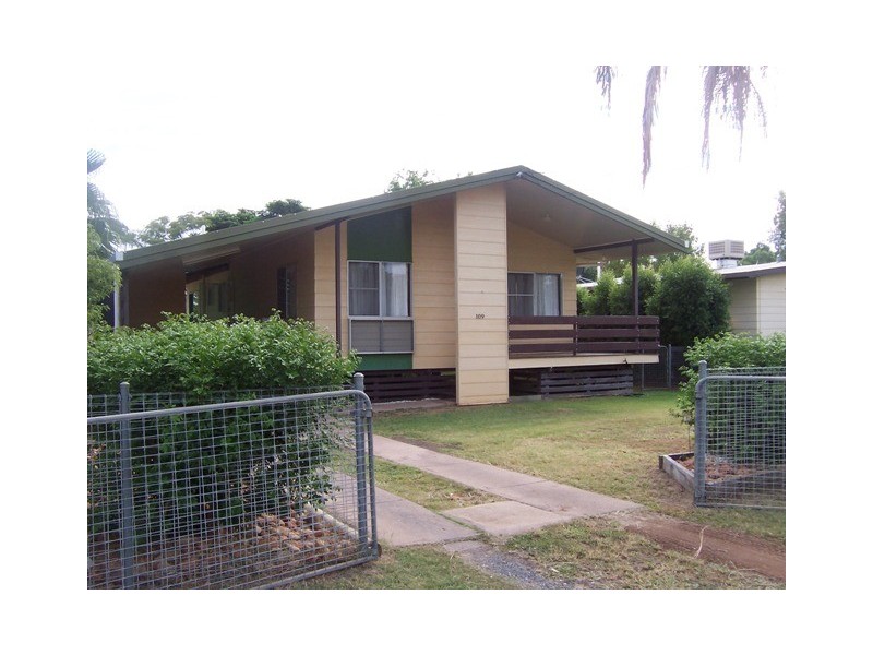 109 Harris Street, Emerald QLD 4720