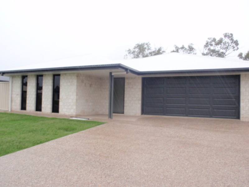 38 Wright Street, Emerald QLD 4720