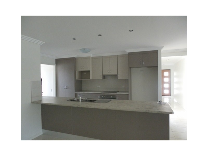 38 Wright Street, Emerald QLD 4720