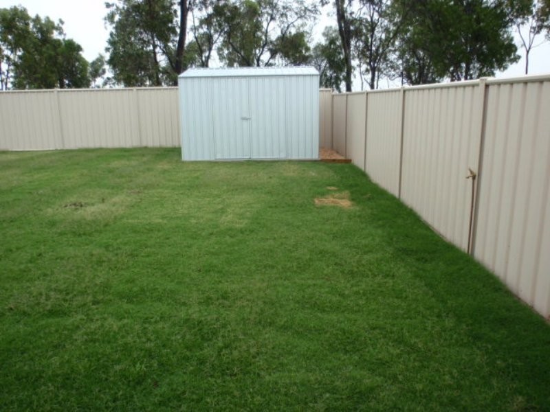 38 Wright Street, Emerald QLD 4720