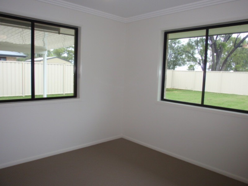 38 Wright Street, Emerald QLD 4720