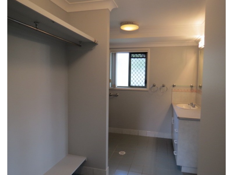 1 Kurrajong Close, Emerald QLD 4720