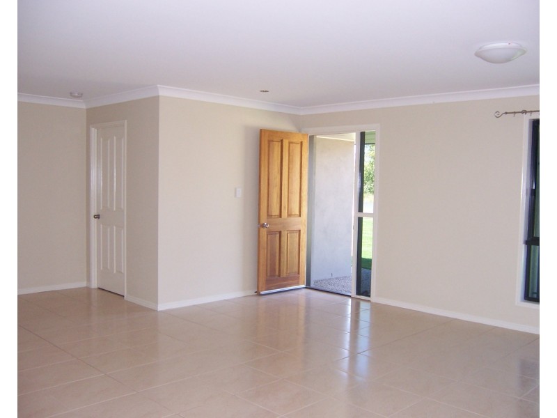 14 Pressler Road, Emerald QLD 4720