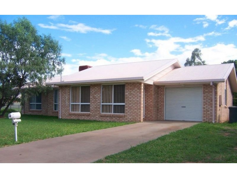 105 Roberts Street, Emerald QLD 4720