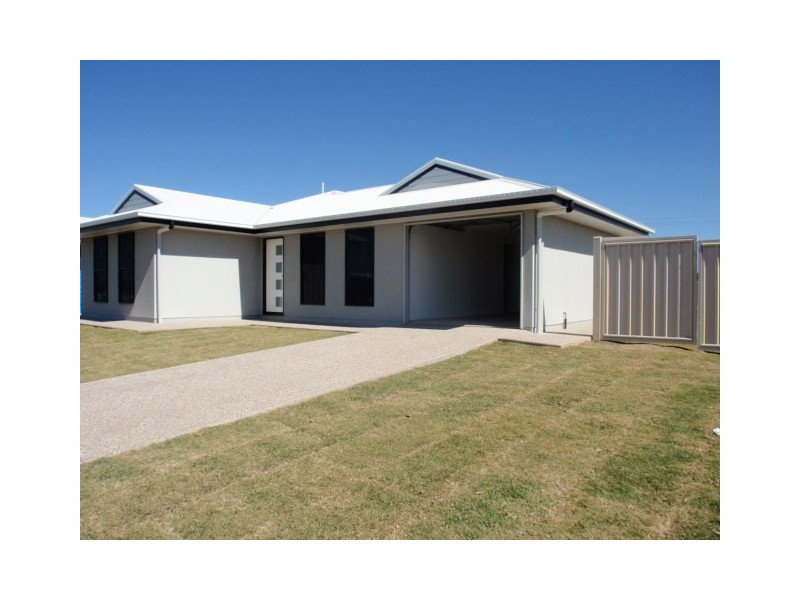 7 Newman Drive, Emerald QLD 4720