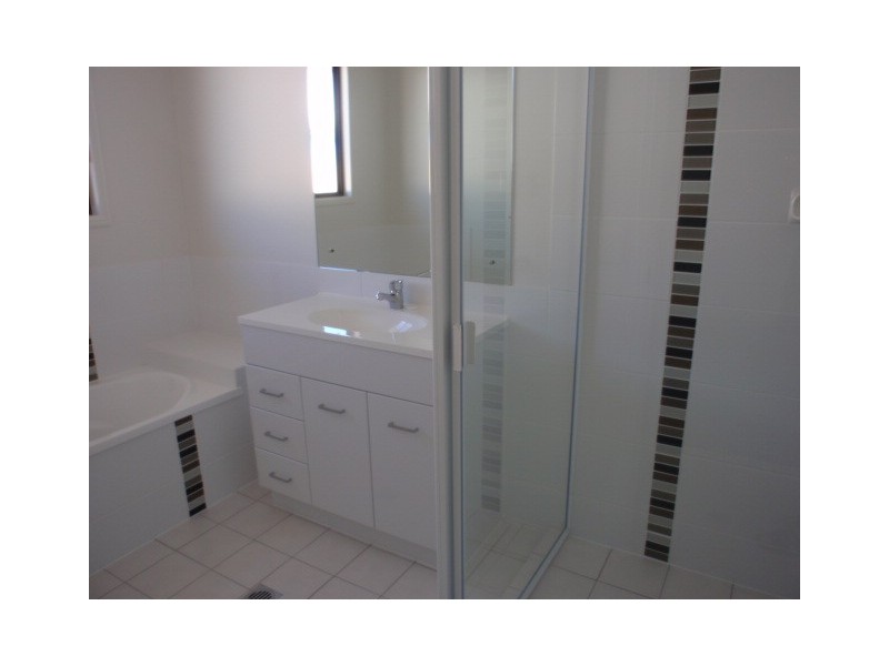 7 Newman Drive, Emerald QLD 4720