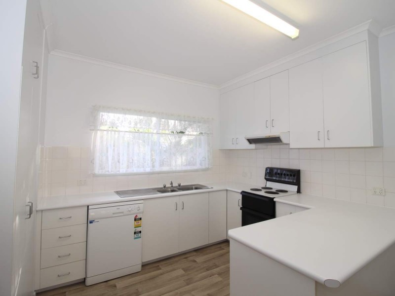 11 Roseanne Road, Emerald QLD 4720
