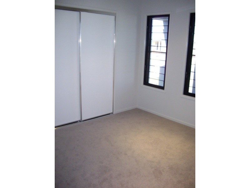 30 Brokenwood Street, Emerald QLD 4720