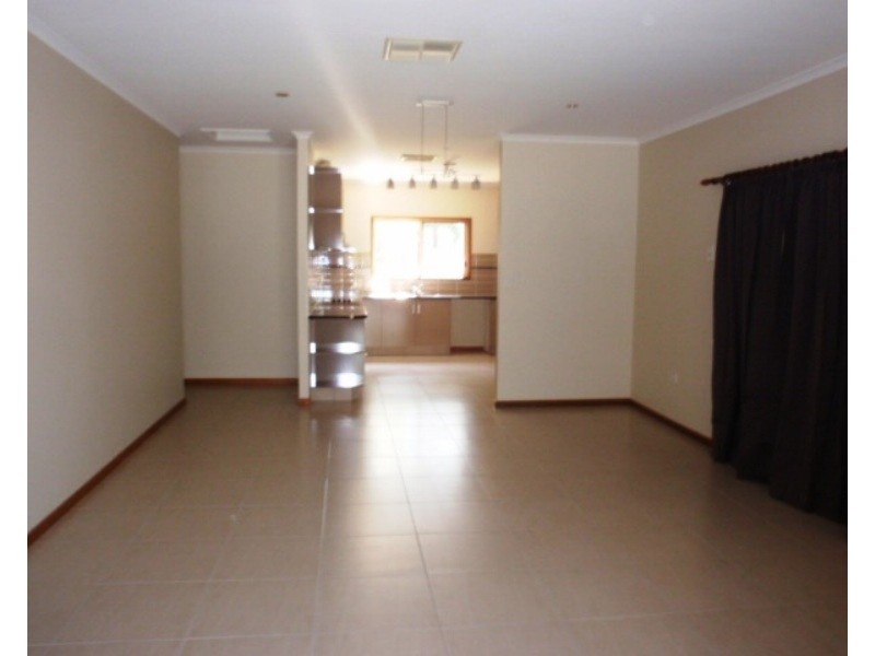 70 Staal Crescent, Emerald QLD 4720