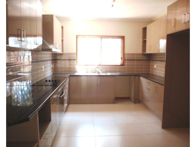 70 Staal Crescent, Emerald QLD 4720