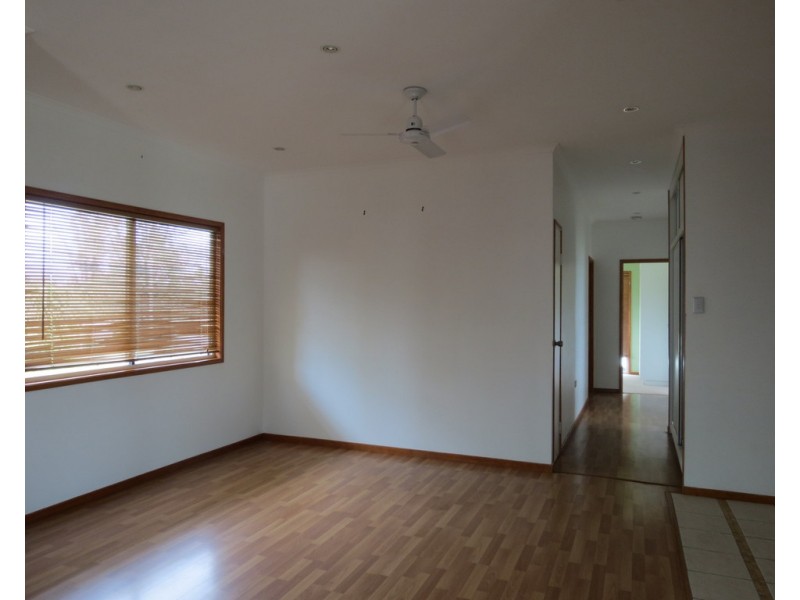 98 Moody Street, Emerald QLD 4720