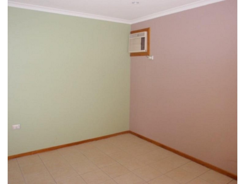 98 Moody Street, Emerald QLD 4720