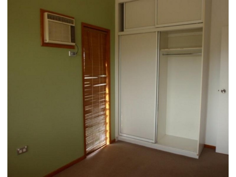 98 Moody Street, Emerald QLD 4720