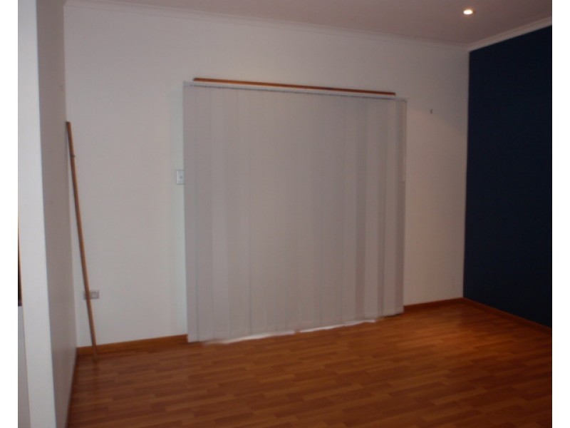 98 Moody Street, Emerald QLD 4720