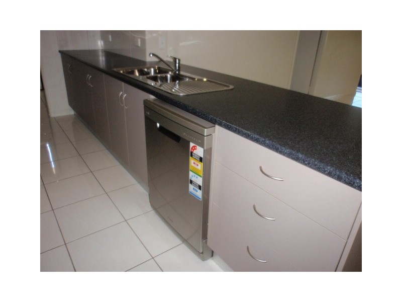 6 Eagle Street, Emerald QLD 4720