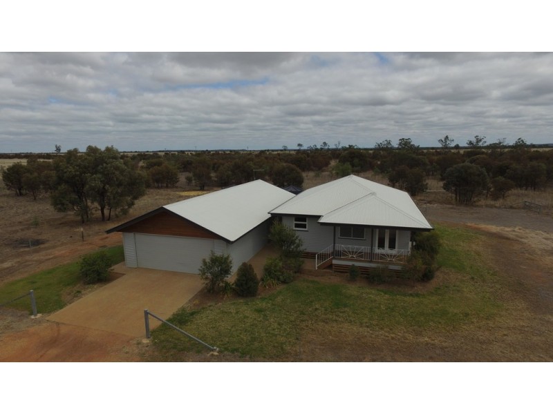 24 Glengallan Road, Emerald QLD 4720