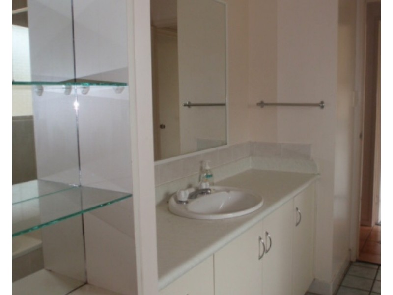 9 Fern Court, Emerald QLD 4720