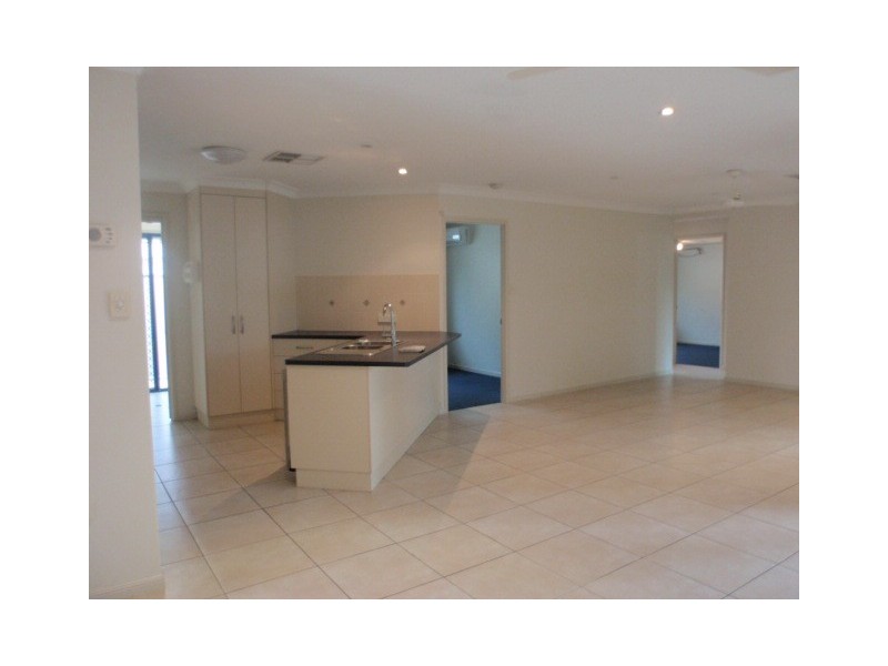 19 Roseanne Road, Emerald QLD 4720