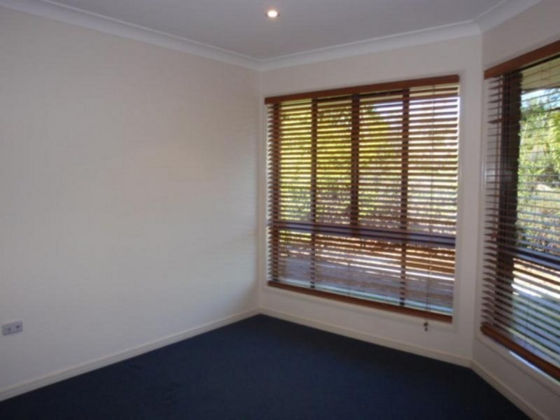 19 Roseanne Road, Emerald QLD 4720