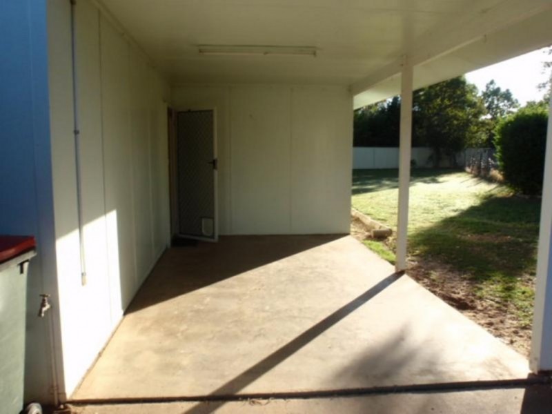 11 Carbeen Place, Emerald QLD 4720