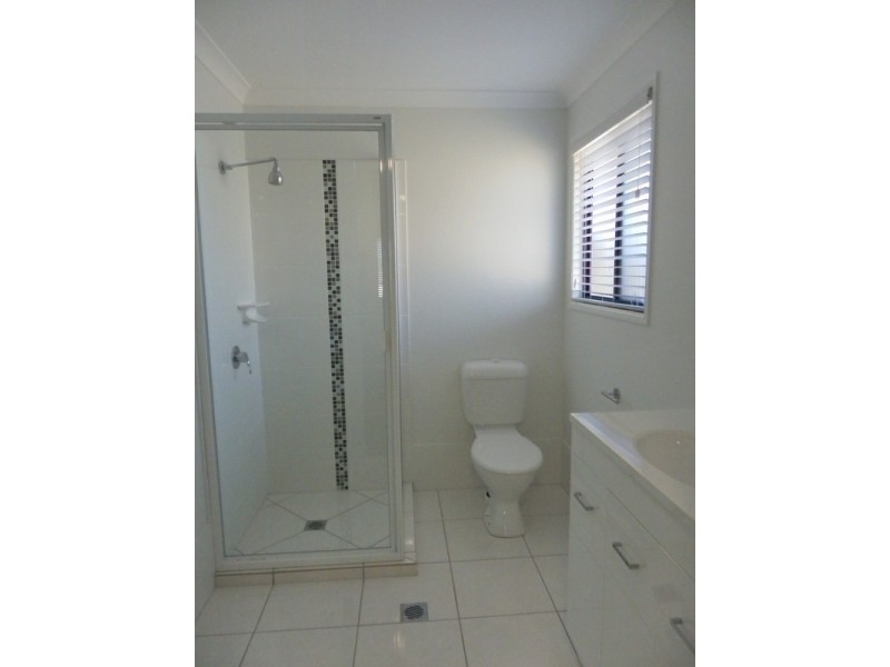 8 Singleton Drive, Emerald QLD 4720