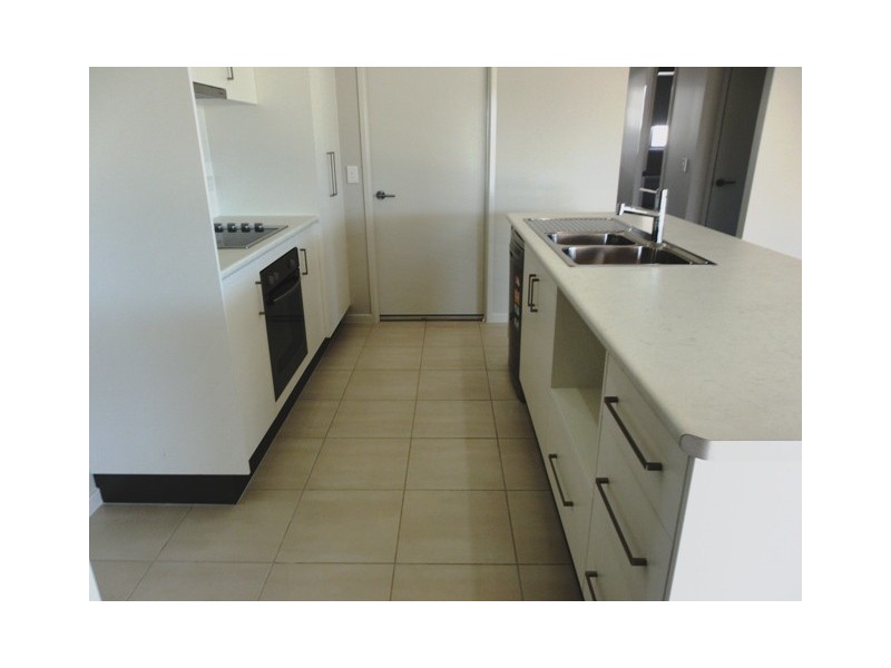 23 Lauren Way, Emerald QLD 4720