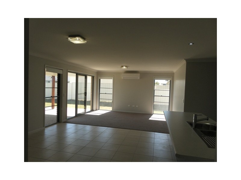23 Lauren Way, Emerald QLD 4720