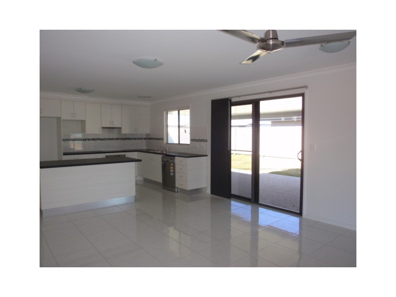3 Singleton Drive, Emerald QLD 4720