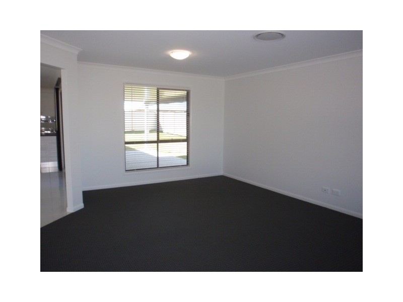 3 Singleton Drive, Emerald QLD 4720