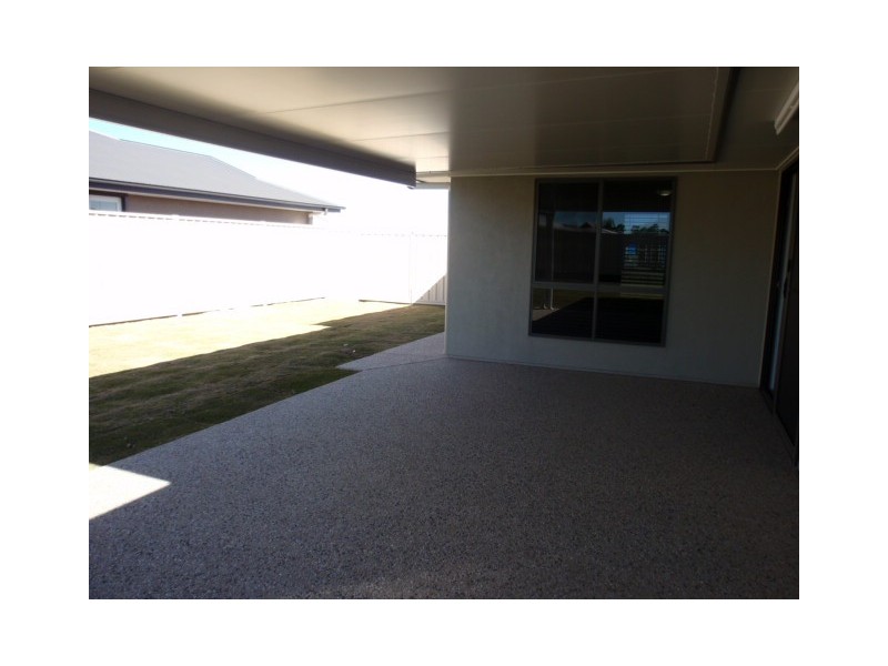 3 Singleton Drive, Emerald QLD 4720