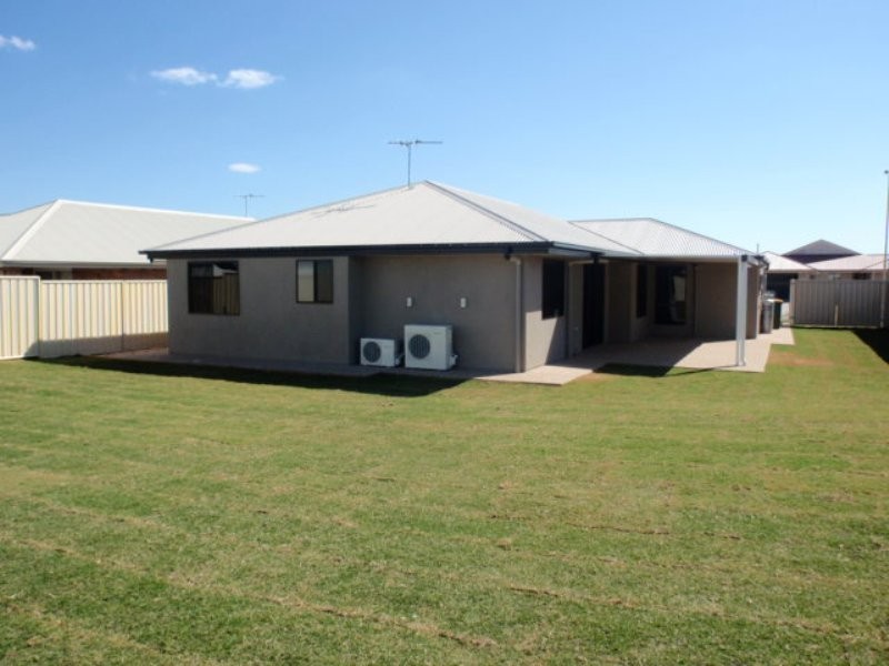 9 Lightening Street, Emerald QLD 4720