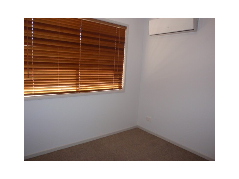 2 Barbara Crt, Emerald QLD 4720