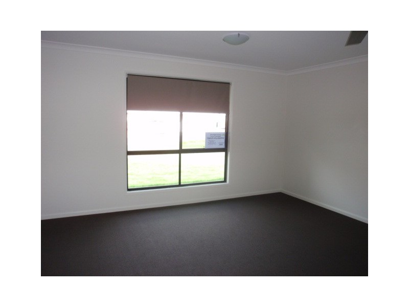 7 Eagle Street, Emerald QLD 4720