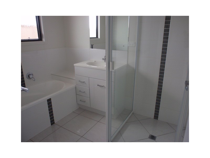 7 Eagle Street, Emerald QLD 4720