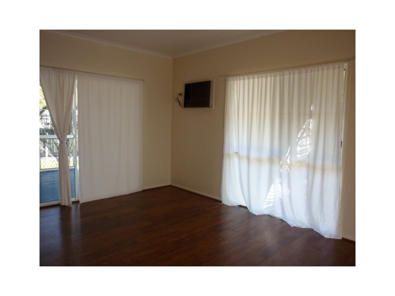 13 Dawn Crescent, Emerald QLD 4720