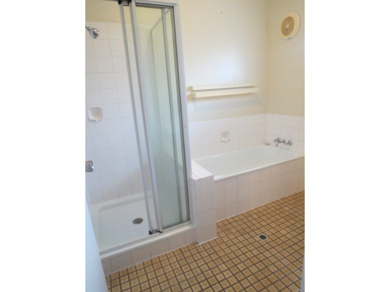 6 Alamein Drive, Emerald QLD 4720