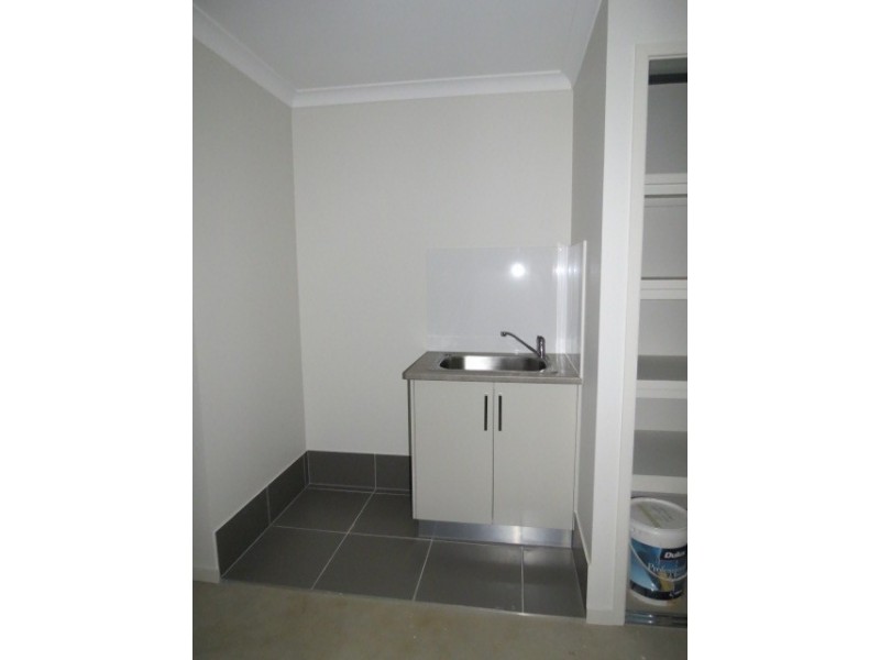 3 Ivers Place, Emerald QLD 4720