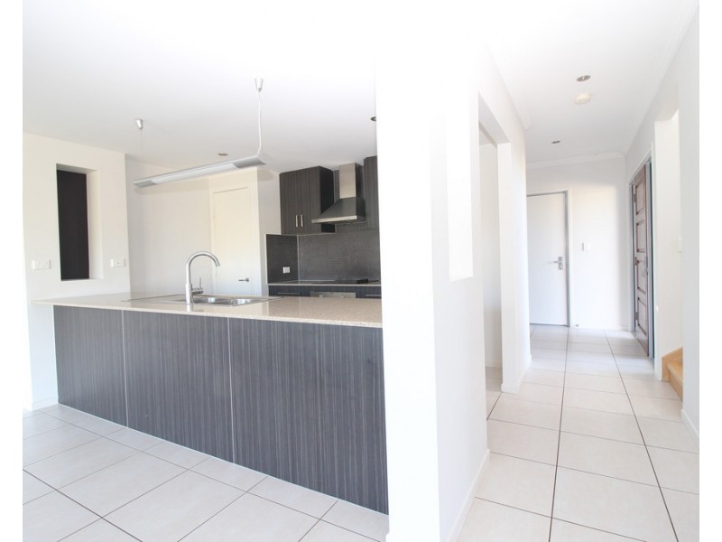 Villa 6 20/24 Mooney Crescent (The Vybe), Emerald QLD 4720