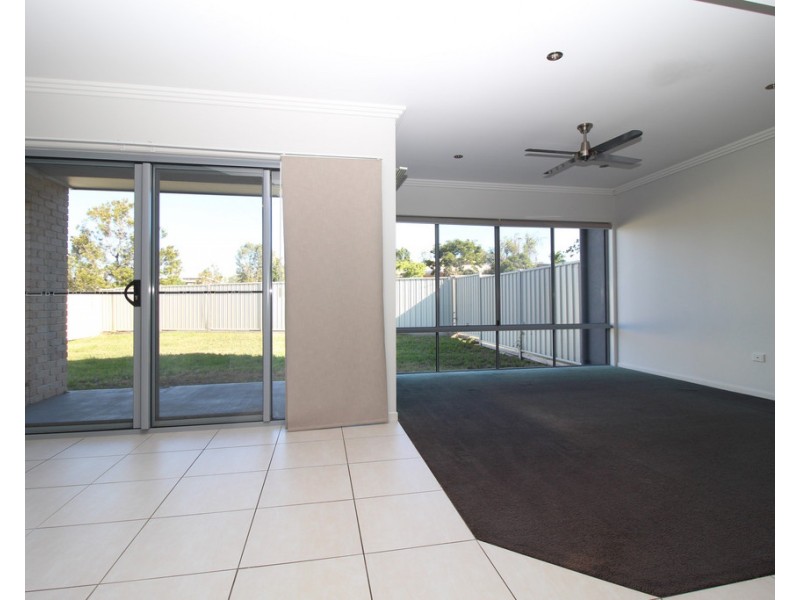 Villa 6 20/24 Mooney Crescent (The Vybe), Emerald QLD 4720