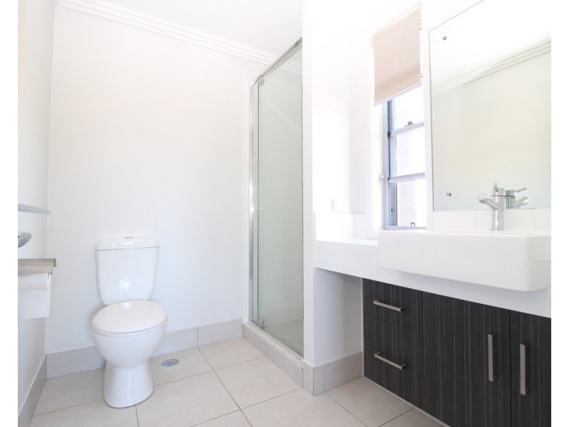 Villa 6 20/24 Mooney Crescent (The Vybe), Emerald QLD 4720