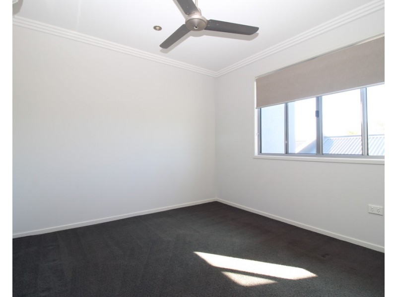 Villa 6 20/24 Mooney Crescent (The Vybe), Emerald QLD 4720