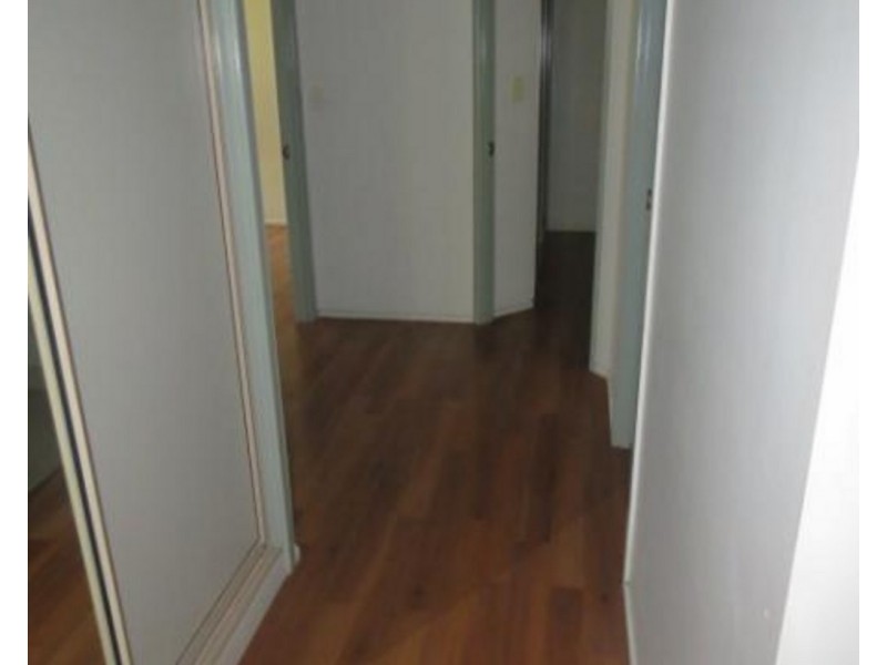 1 Edmonstone Drive, Emerald QLD 4720