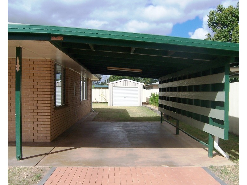 52 Moody Street, Emerald QLD 4720